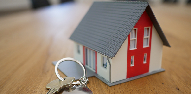 Why For Sale By Owner Sellers Need a Real Estate Lawyer